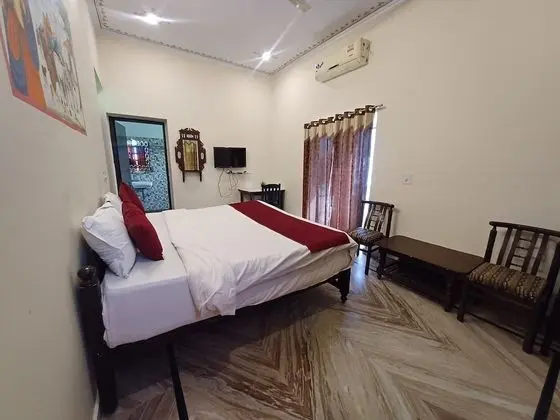 Super Deluxe Room