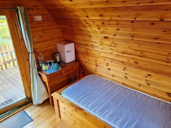 Classic Dağ Evi, Göl Manzaralı (Swallow - Glamping Pod )