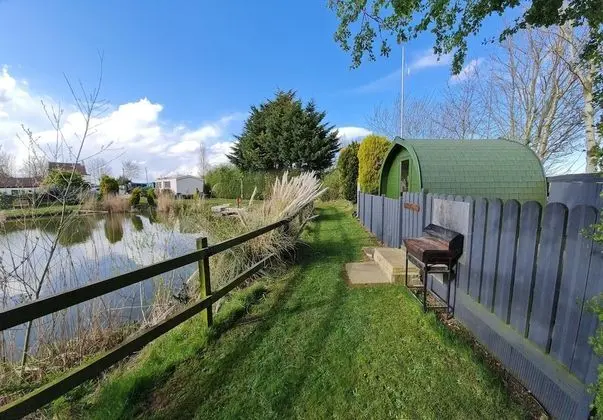 Classic Kulübe, Göl Manzaralı (Barn Owl - Glamping Pod)