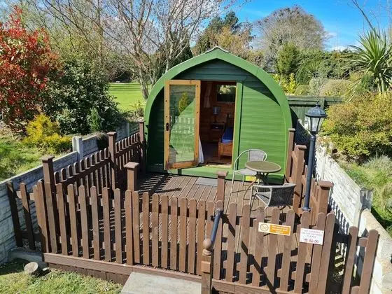 Panoramic Apart Daire, Göl Manzaralı (Wren Glamping Pod )