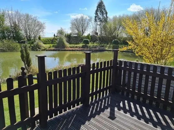 Panoramic Apart Daire, Göl Manzaralı (Wren Glamping Pod )