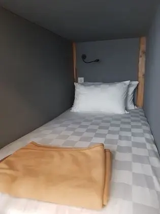 Ortak Ranzalı Oda, Karma Ranzalı Oda