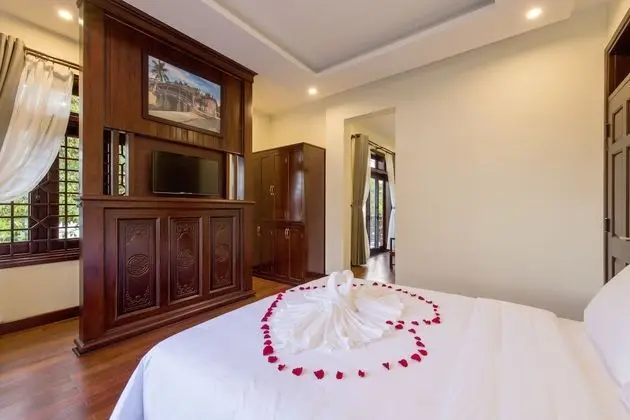 Luxury Oda, 1 En Büyük (King) Boy Yatak, Balkon, Havuz Manzaralı