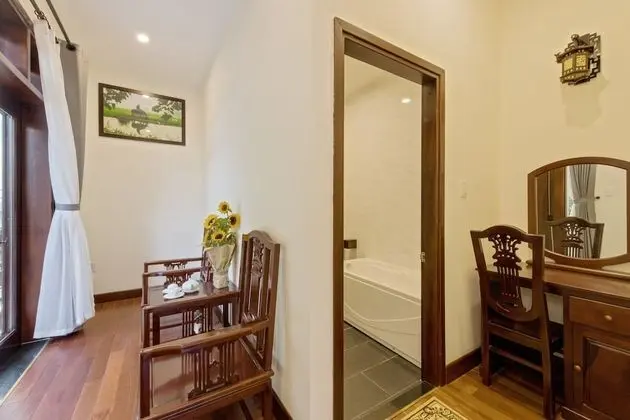 Luxury Oda, 1 En Büyük (King) Boy Yatak, Balkon, Havuz Manzaralı