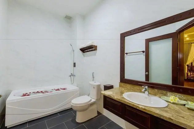 Luxury Oda, 1 En Büyük (King) Boy Yatak, Balkon, Havuz Manzaralı