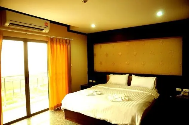 Standard Double Room with Lake View
