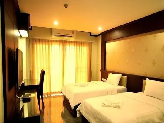 Standard Twin Room with City View