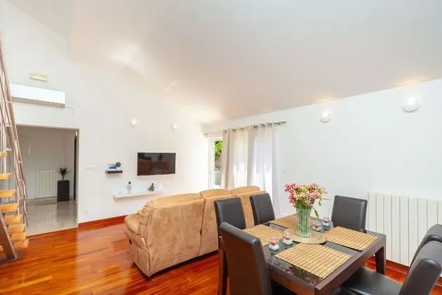 Superior Apart Daire, Kişiye Özel Havuzlu, Tepe Manzaralı