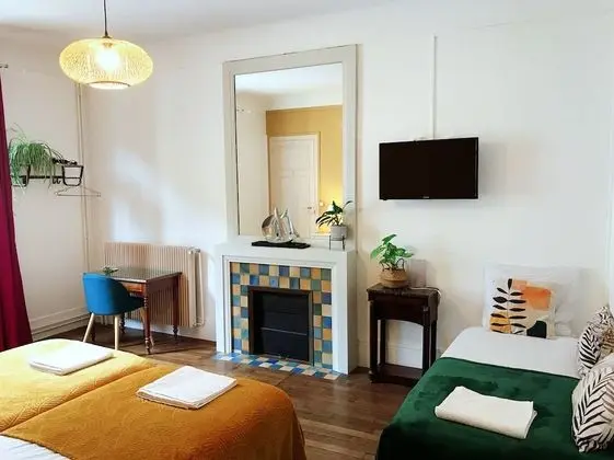 Üç Kişilik Oda (Hirondelle Chambre 3)