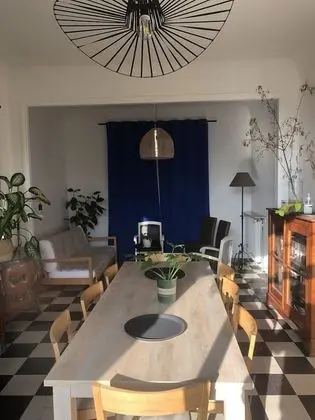 Üç Kişilik Oda (Hirondelle Chambre 3)