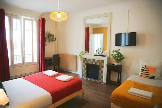 Üç Kişilik Oda (Hirondelle Chambre 3)