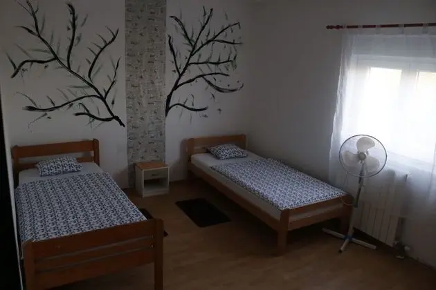 Basic Tek Büyük veya İki Ayrı Yataklı Oda