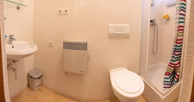 Single Bed in 6-Bed Dormitory Room