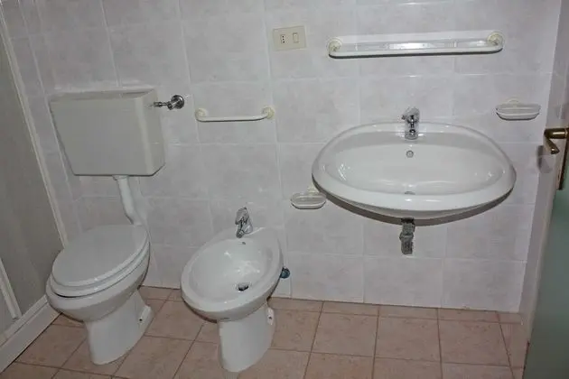 Üç Kişilik Oda, Bahçe Manzaralı