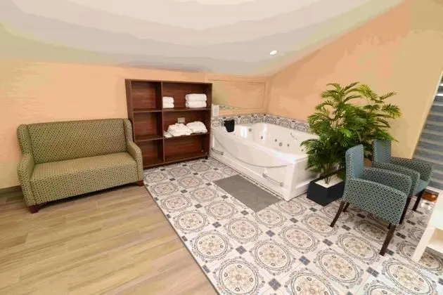 Corner Deluxe Oda, Havuz Manzaralı