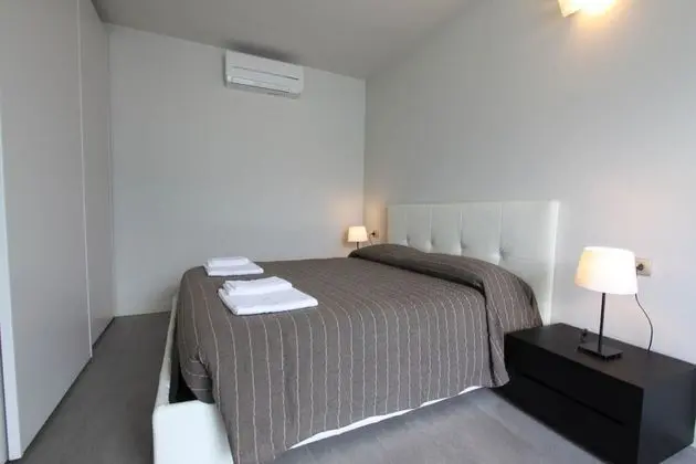 Apart Daire, 1 Büyük (Queen) Boy Yatak ve Çekyat