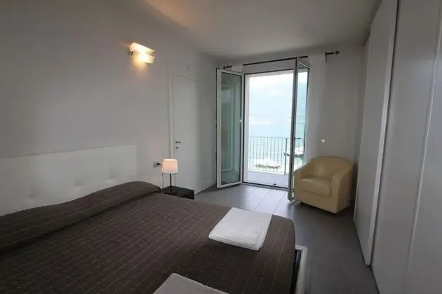 Apart Daire, 1 Büyük (Queen) Boy Yatak ve Çekyat