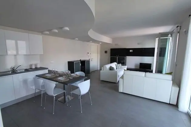 Apart Daire, 1 Büyük (Queen) Boy Yatak ve Çekyat