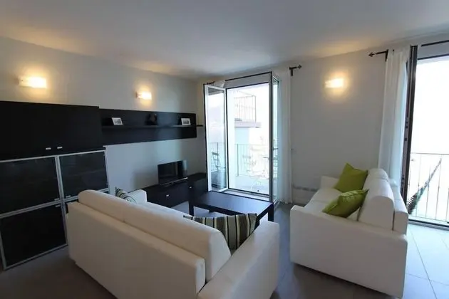 Apart Daire, 1 Büyük (Queen) Boy Yatak ve Çekyat