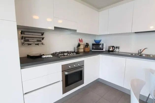 Apart Daire, 1 Büyük (Queen) Boy Yatak ve Çekyat