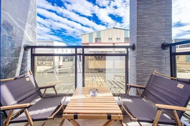 Dört Kişilik Oda, Balkon