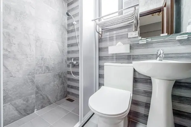 Tek Büyük Yataklı Oda, Balkon