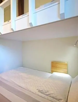 Tek Büyük veya İki Ayrı Yataklı Oda, Ortak Banyo