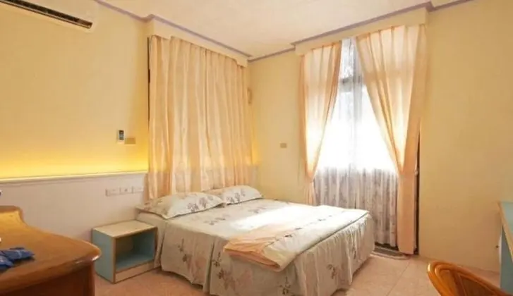 Tek Büyük Yataklı Oda, Balkon
