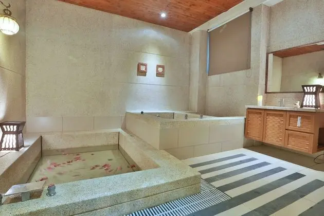 Superior Tek Büyük Yataklı Oda, Şehir Manzaralı (Min occupancy 2 people)