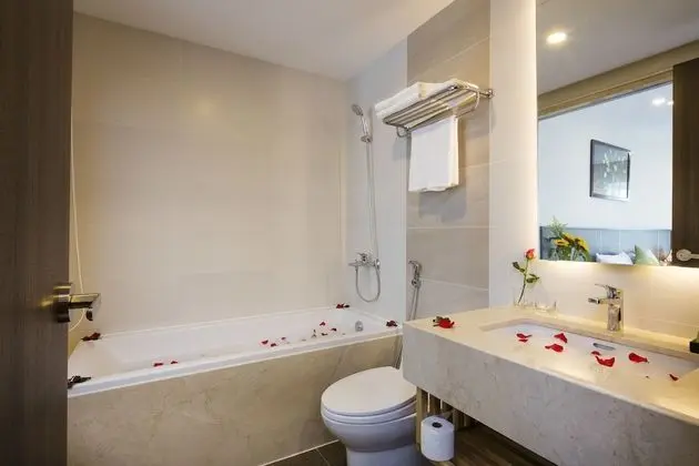 Senior Oda, Balkon, Şehir Manzaralı