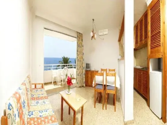Stüdyo, Balkon