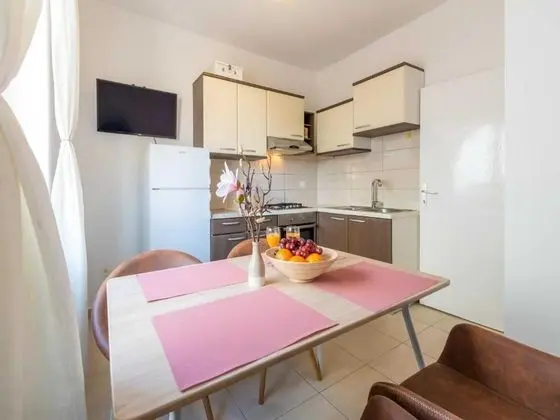 Apart Daire (Two Bedroom Apartment with Balcony)