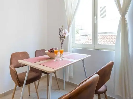 Apart Daire (Two Bedroom Apartment with Balcony)