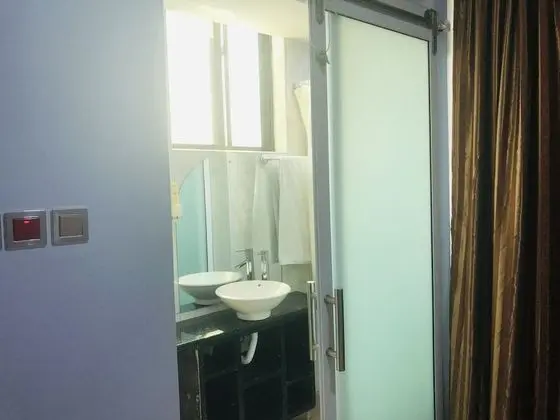 Standard Oda, 1 En Büyük (King) Boy Yatak, Özel Banyo, Şehir Manzaralı