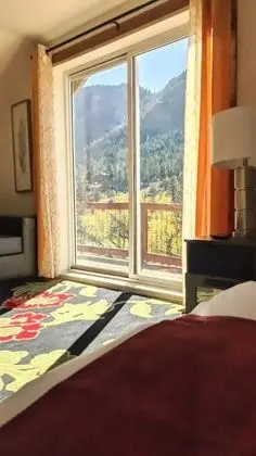 Honeymoon Stüdyo, Dağ Manzaralı, Dağ Yamacı