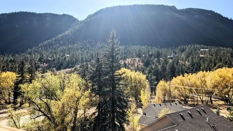 Honeymoon Stüdyo, Dağ Manzaralı, Dağ Yamacı