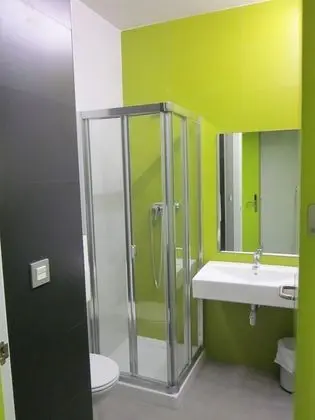 Tek Büyük Yataklı Oda, Balkon