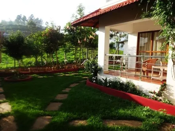 Deluxe Tek Büyük Yataklı Oda, Balkon, Tepe Manzaralı
