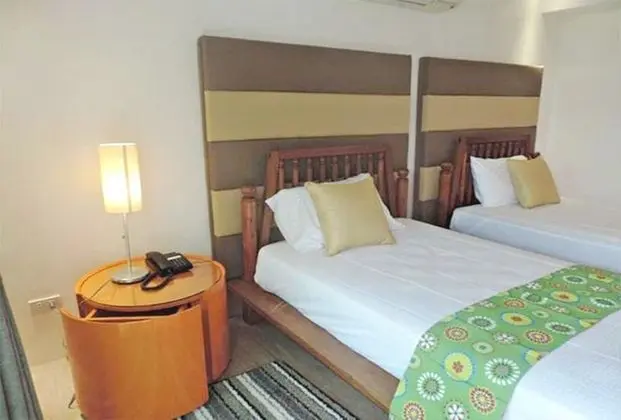 Ev (Garden Hotel)
