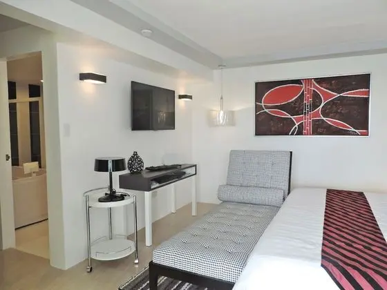 Ev (Garden Hotel)