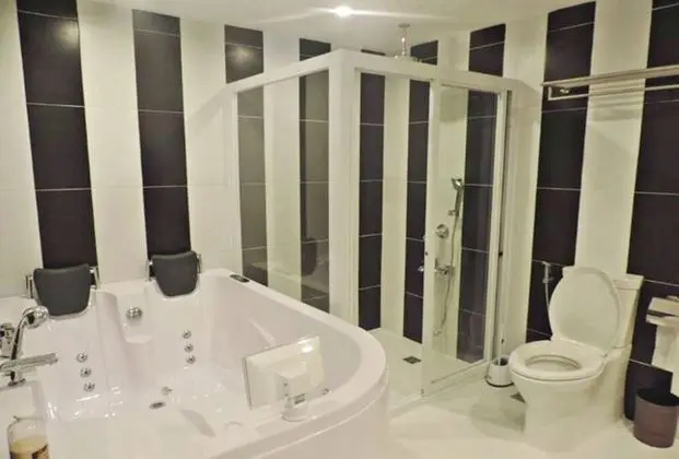 Ev (Garden Hotel)