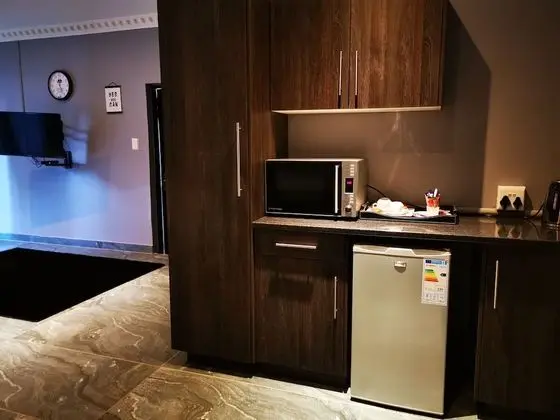 Business Tek Büyük Yataklı Oda