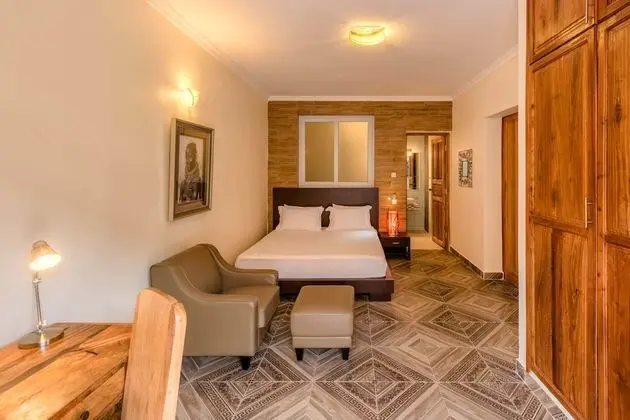 Luxury Süit, 1 Yatak Odası, Küçük Mutfak, Havuz Manzaralı