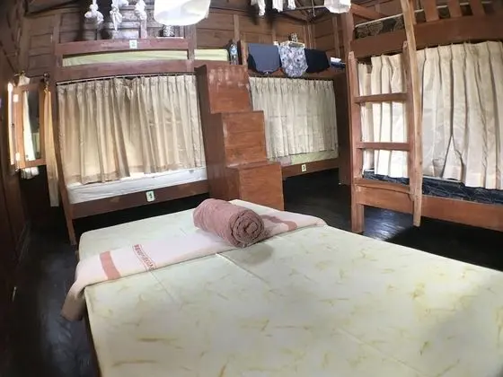 6-Bed Mixed Dormitory