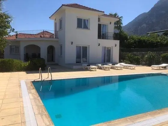 Villa, 4 Yatak Odası, Kişiye Özel Havuzlu