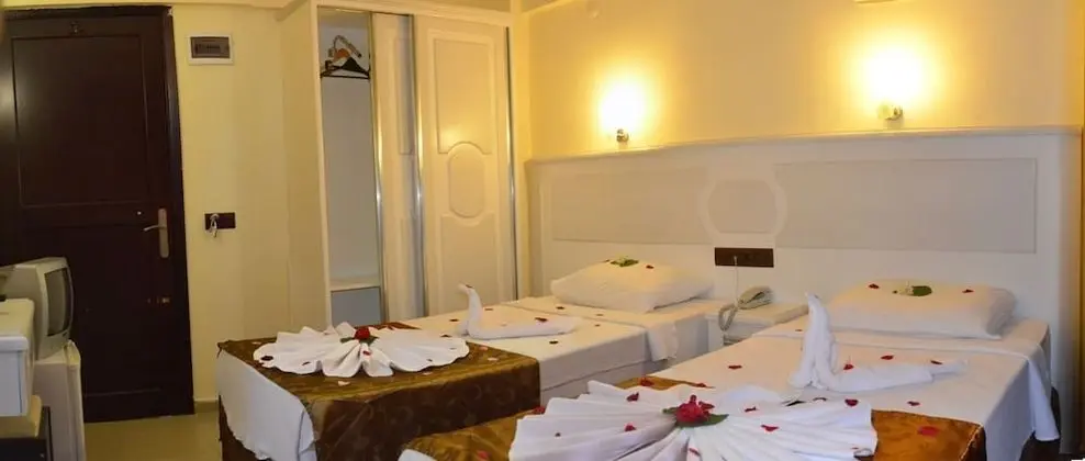 Tek Büyük veya İki Ayrı Yataklı Oda