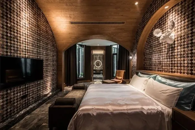 Deluxe Tek Büyük Yataklı Oda (Check-in After 8:00 PM)