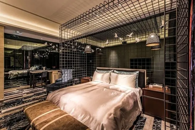 Deluxe Tek Büyük Yataklı Oda (Check-in After 8:00 PM)