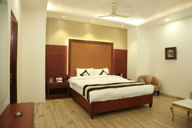 Deluxe Tek Büyük Yataklı Oda