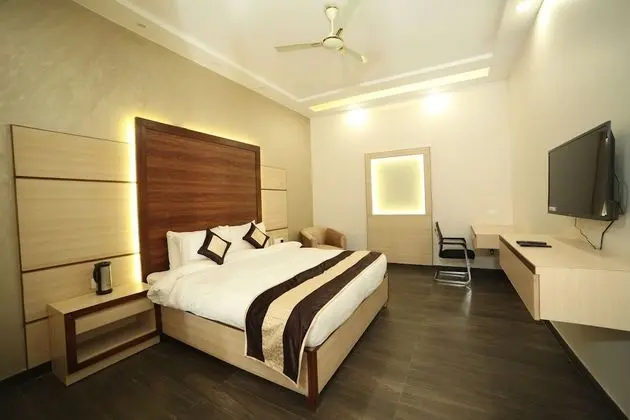 Deluxe Tek Büyük Yataklı Oda